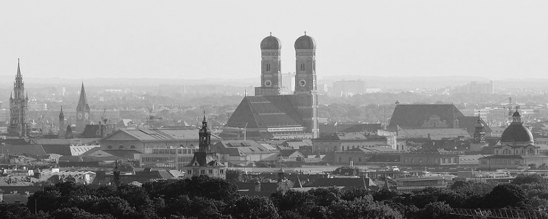 Stadtansicht von München in Schwarz-Weiß